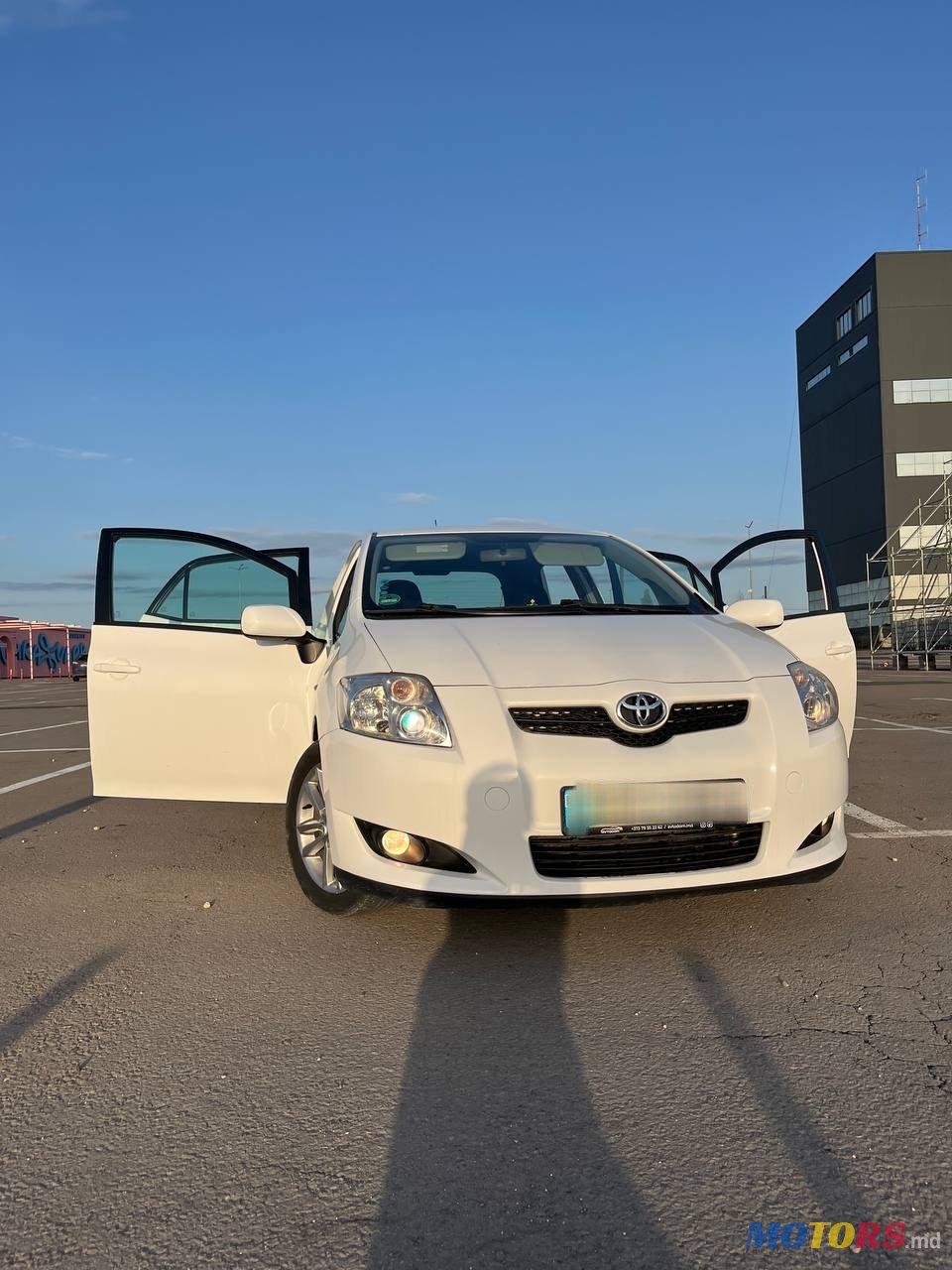 2009' Toyota Auris photo #3