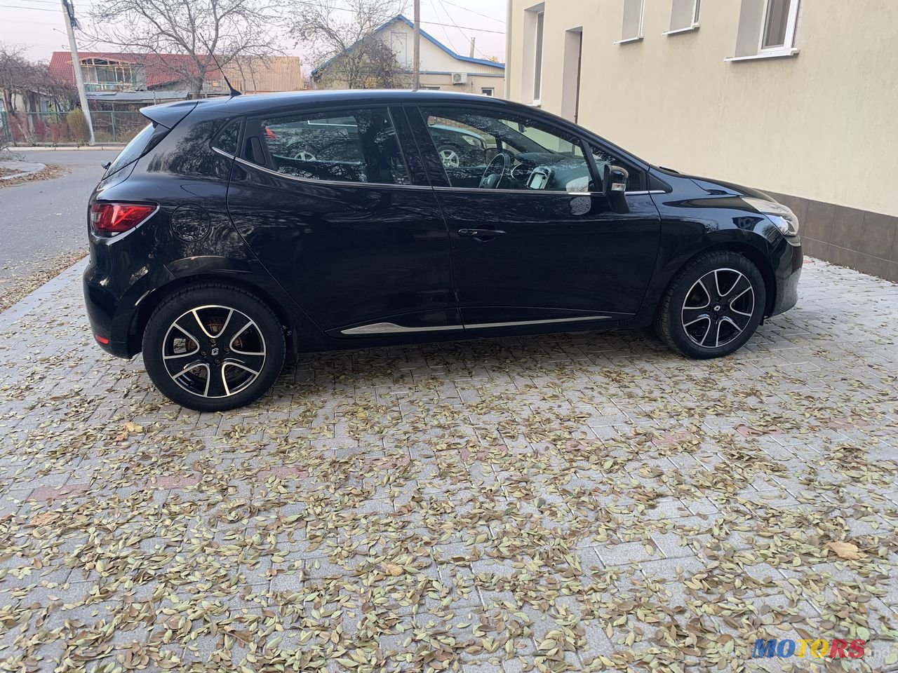 2015' Renault Clio photo #2