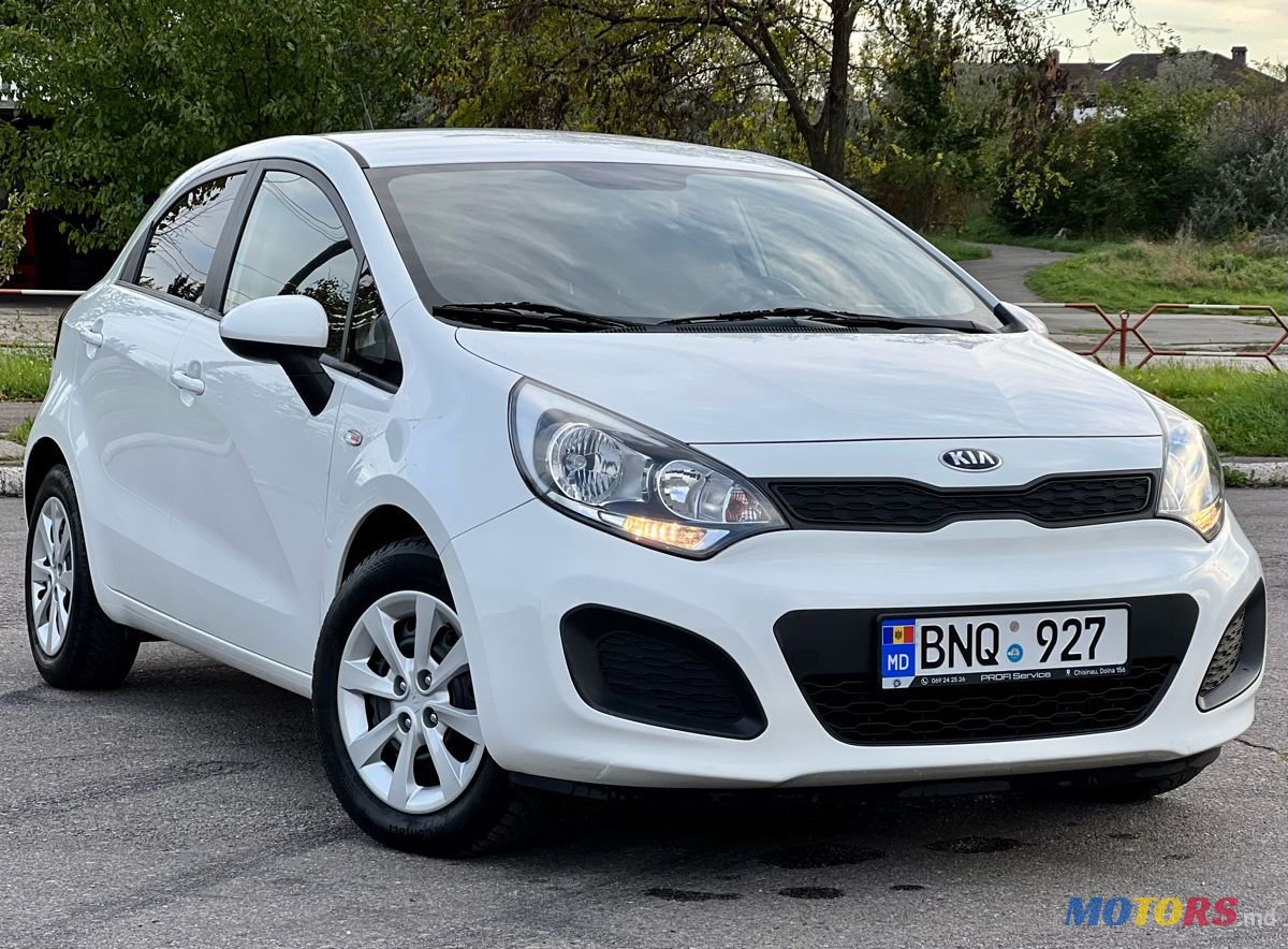 2013' Kia Rio photo #2