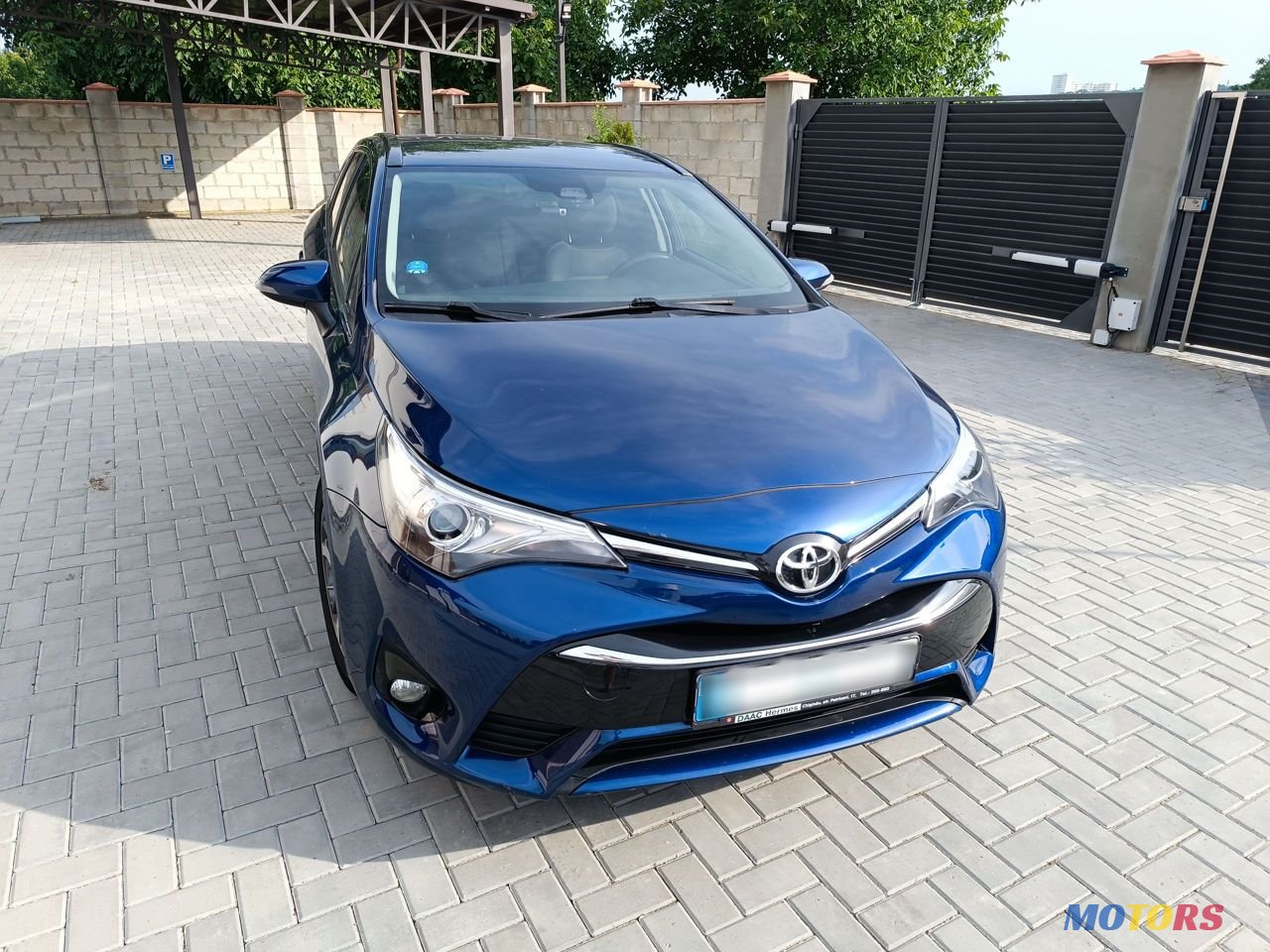 2015' Toyota Avensis photo #1
