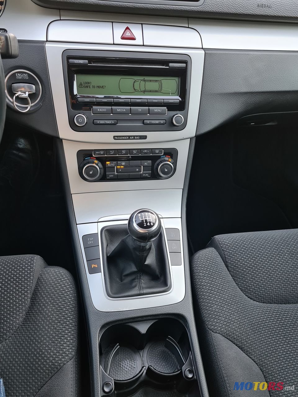 2010' Volkswagen Passat photo #2