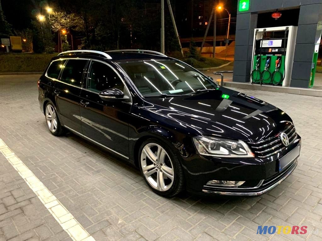 2013' Volkswagen Passat photo #1