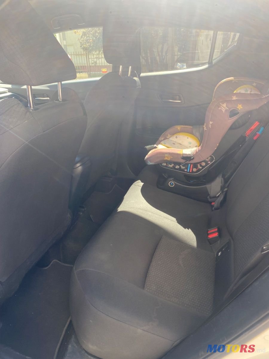 2018' Toyota C-HR photo #4