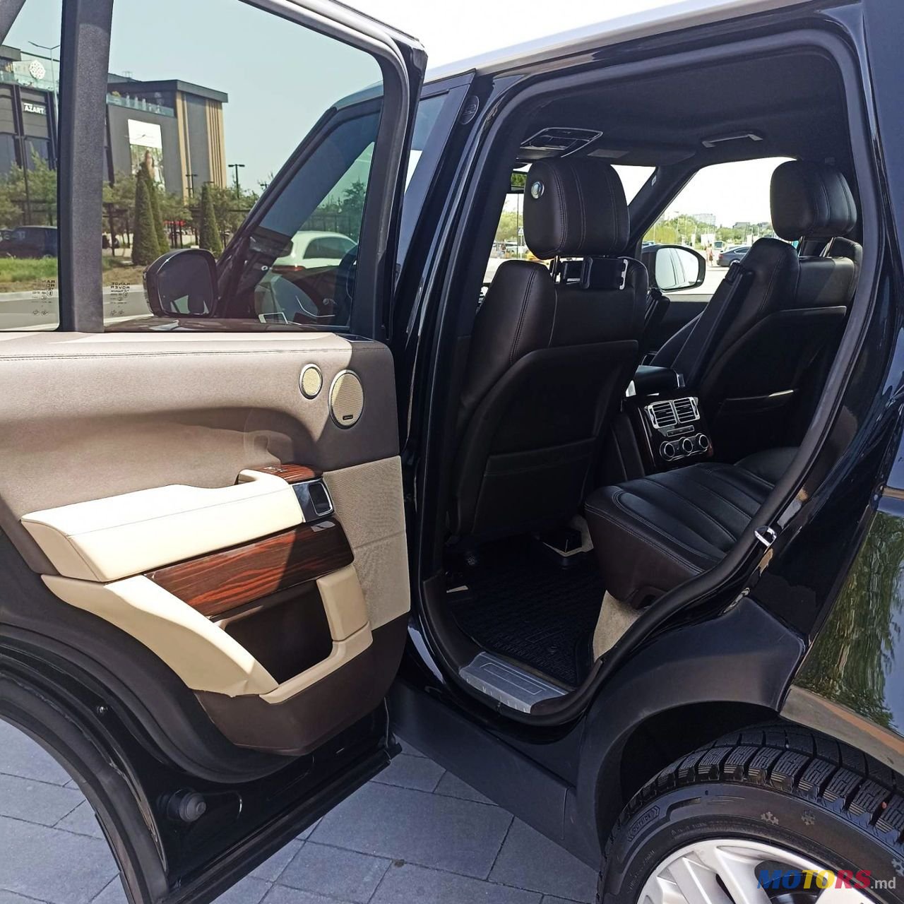 2015' Land Rover Range Rover photo #6