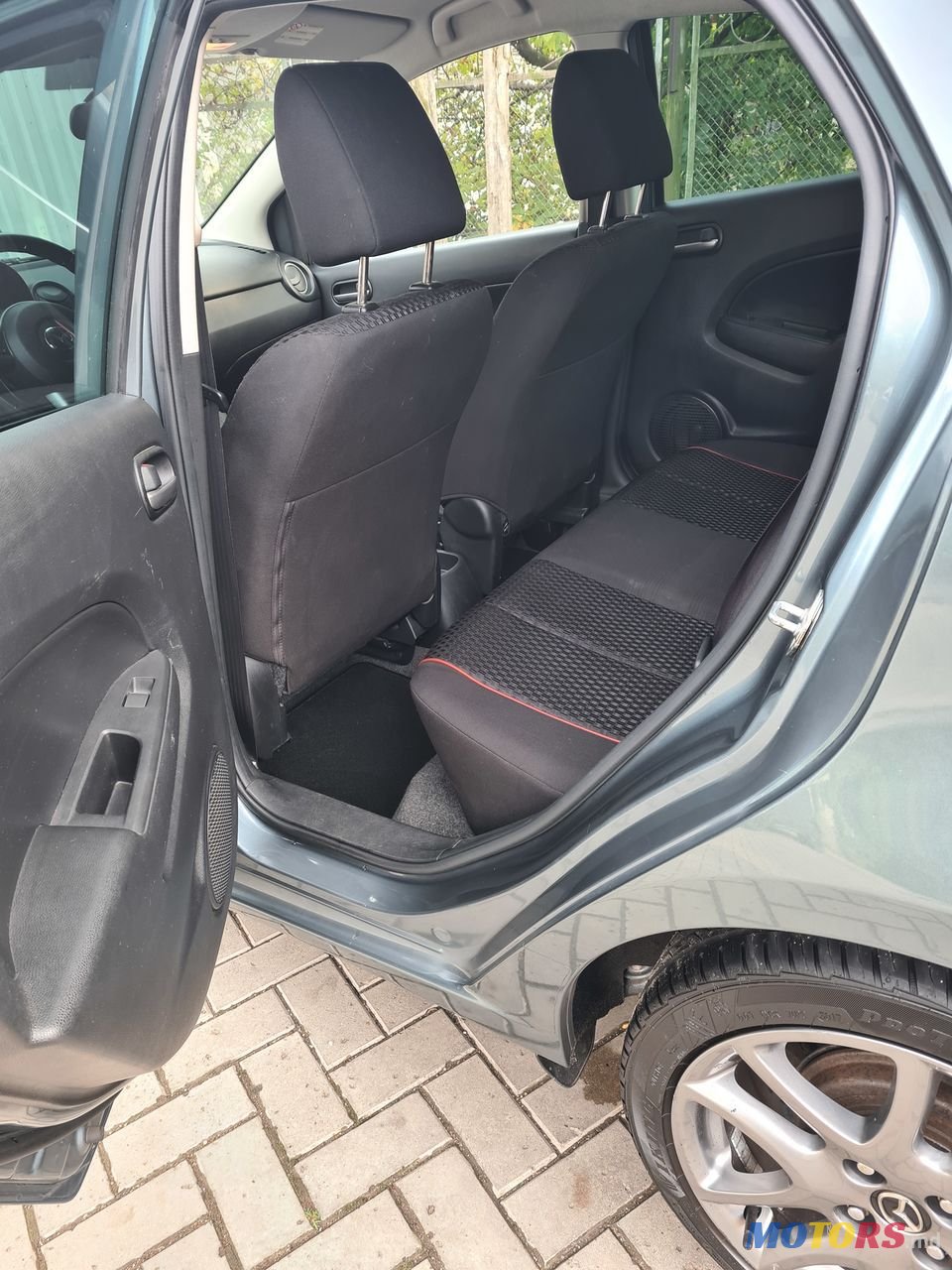 2012' Mazda 2 photo #6