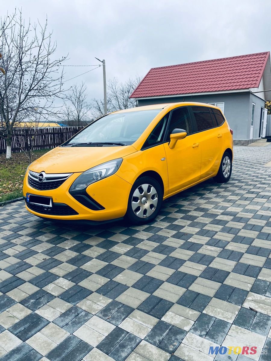 2016' Opel Zafira photo #2