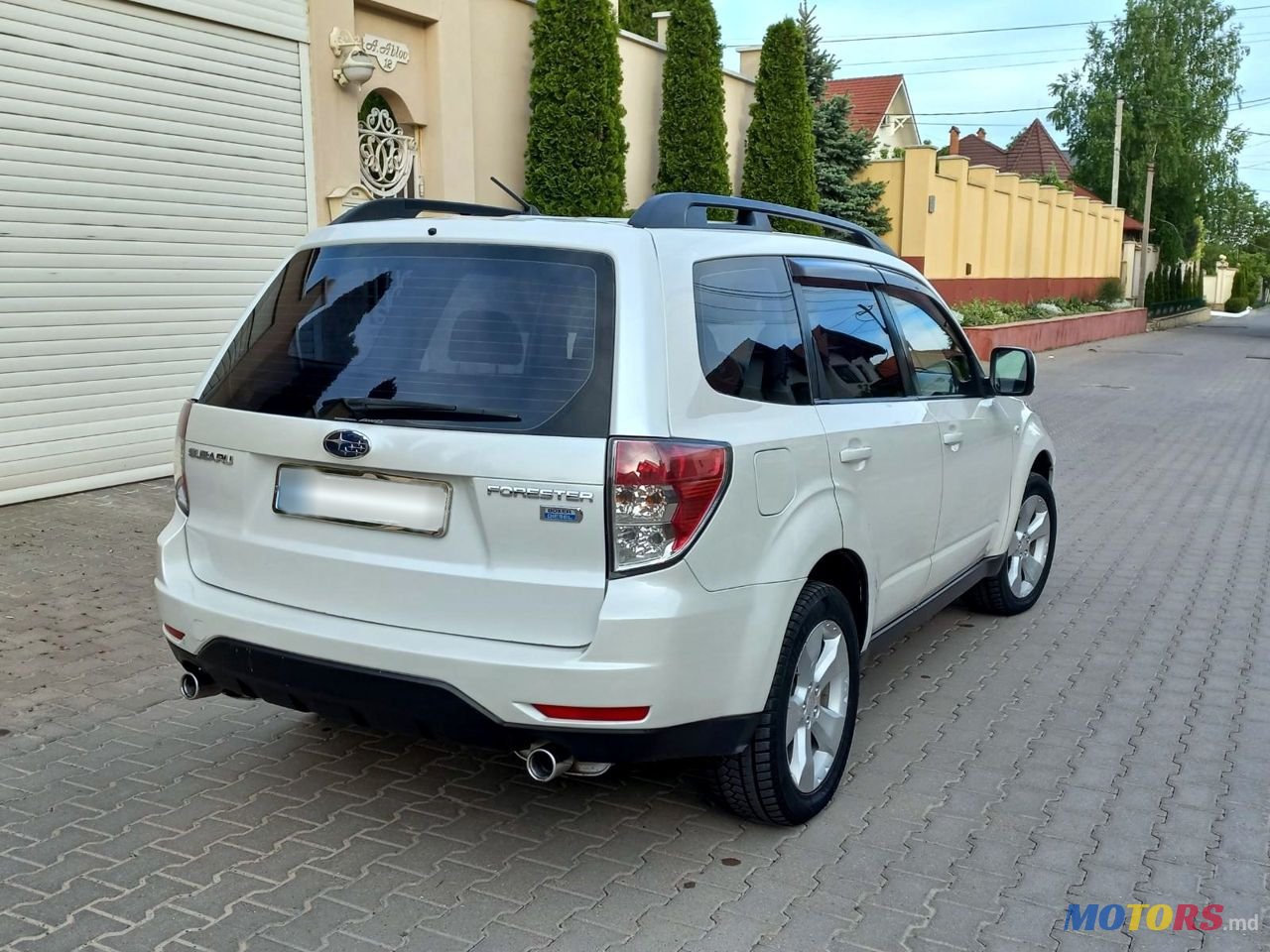 2010' Subaru Forester photo #2