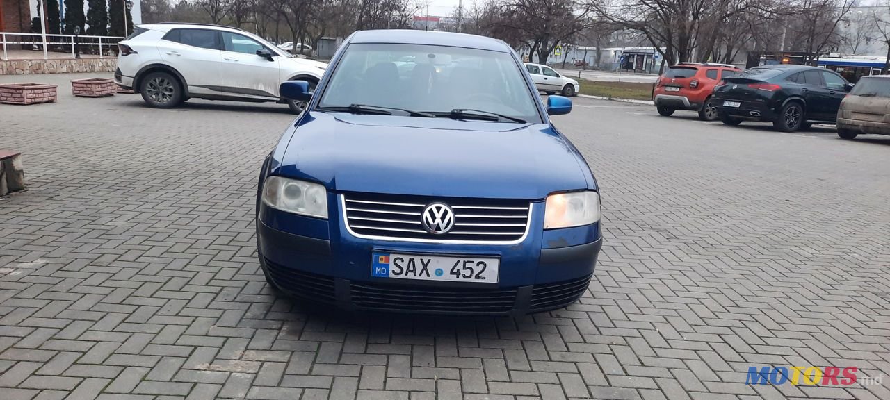 2004' Volkswagen Passat photo #6