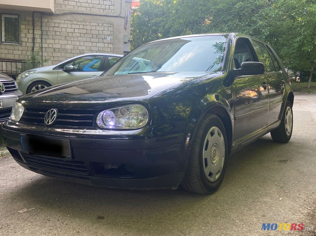 2004' Volkswagen Golf photo #1