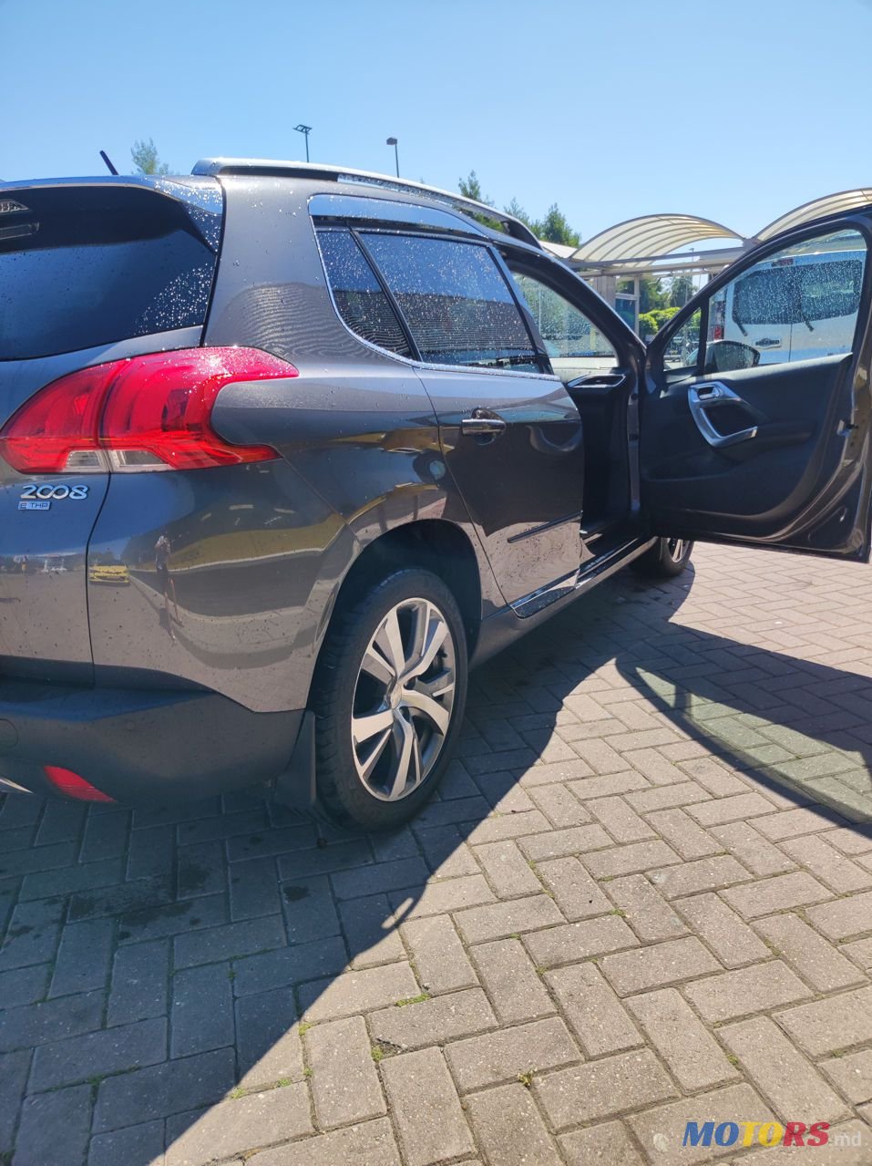 2015' Peugeot 2008 photo #5