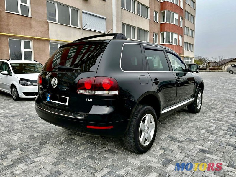 2005' Volkswagen Touareg photo #5