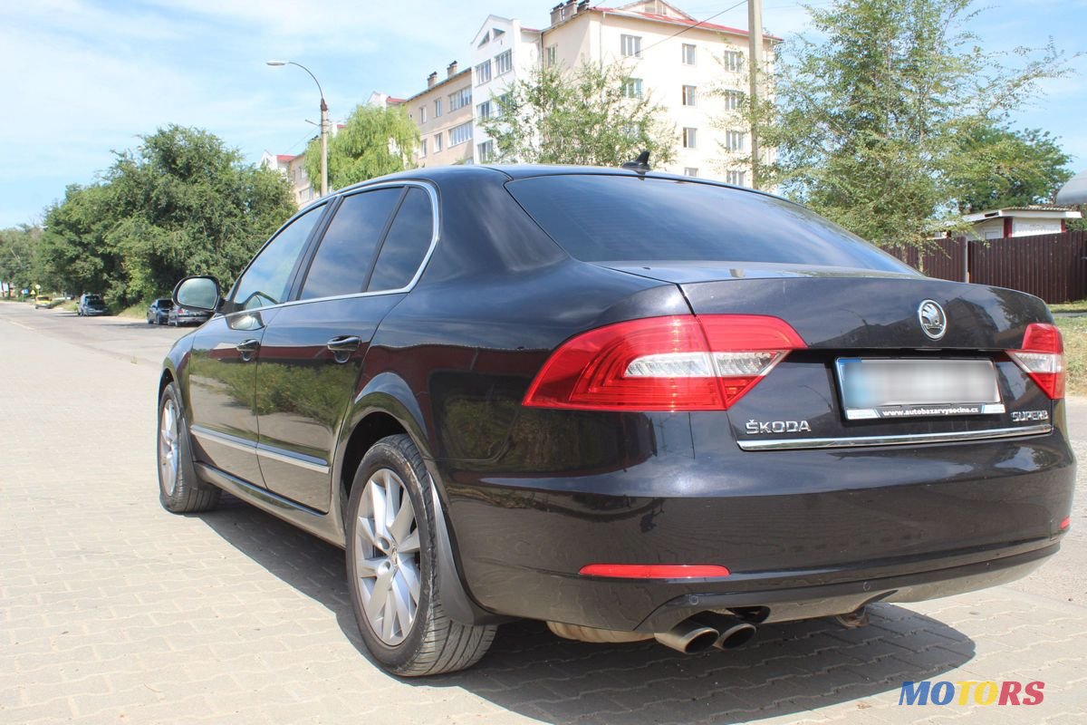 2013' Skoda Superb photo #1