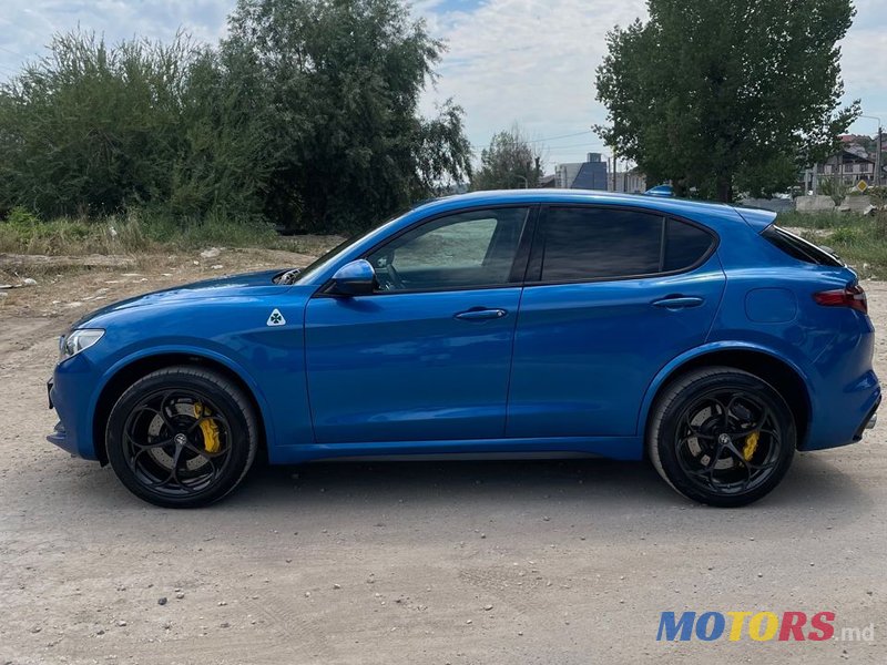 2018' Alfa Romeo Stelvio photo #6