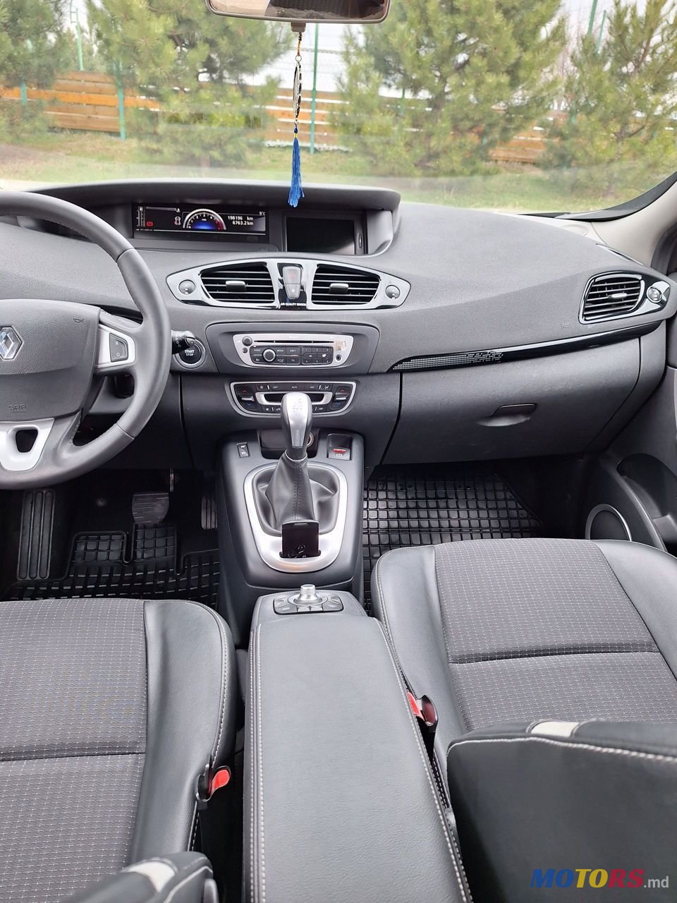 2012' Renault Grand Scenic photo #4