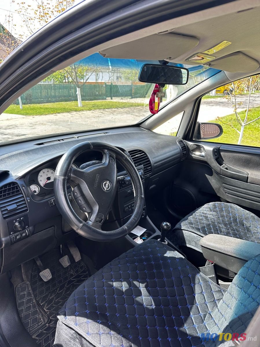 2005' Opel Zafira photo #6