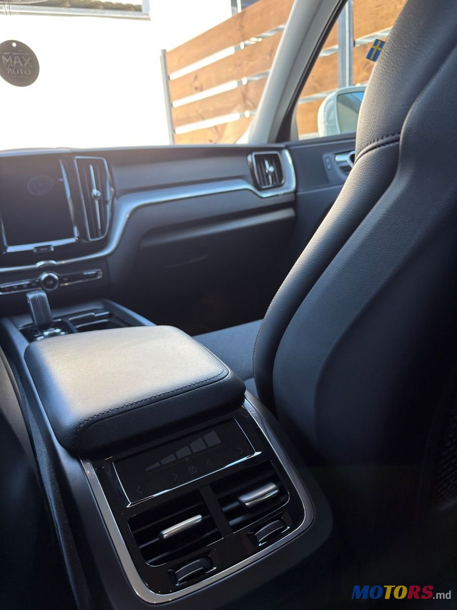 2021' Volvo XC60 photo #4