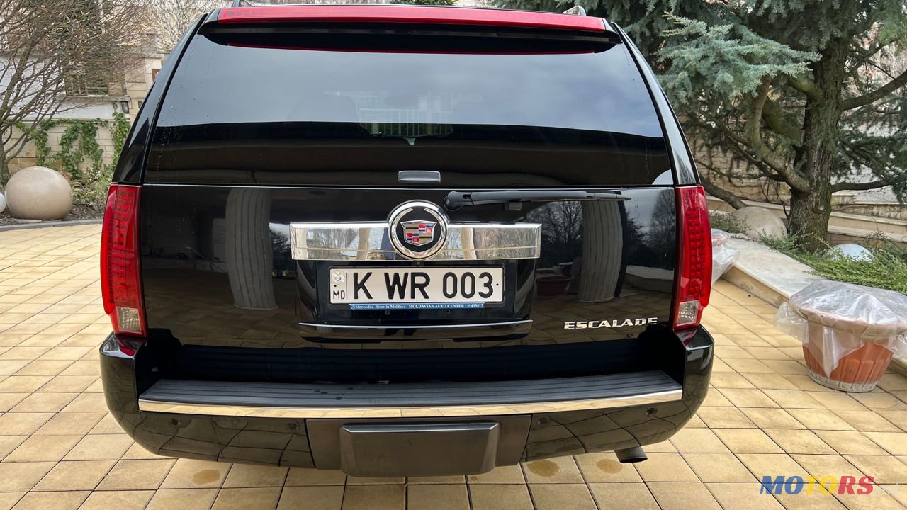 2007' Cadillac Escalade photo #2