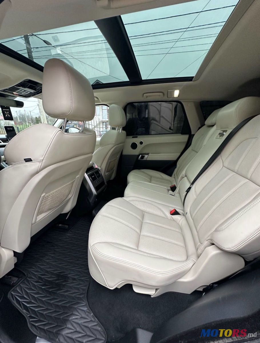 2017' Land Rover Range Rover Sport photo #5