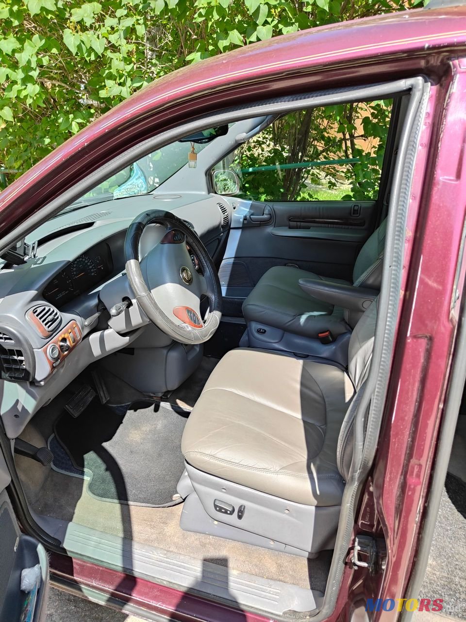 1998' Chrysler Grand Voyager photo #3
