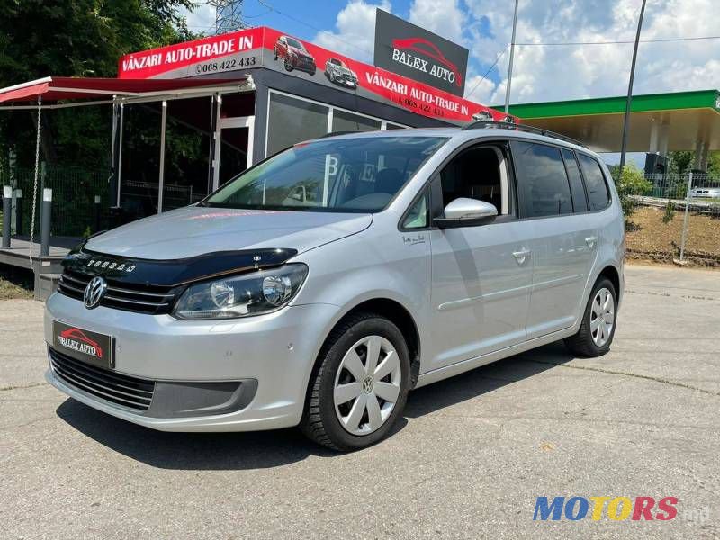 2010' Volkswagen Touran photo #1