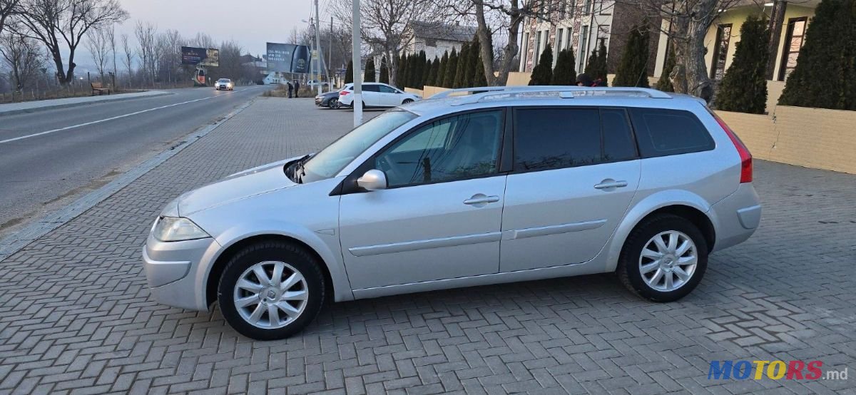 2008' Renault Megane photo #4