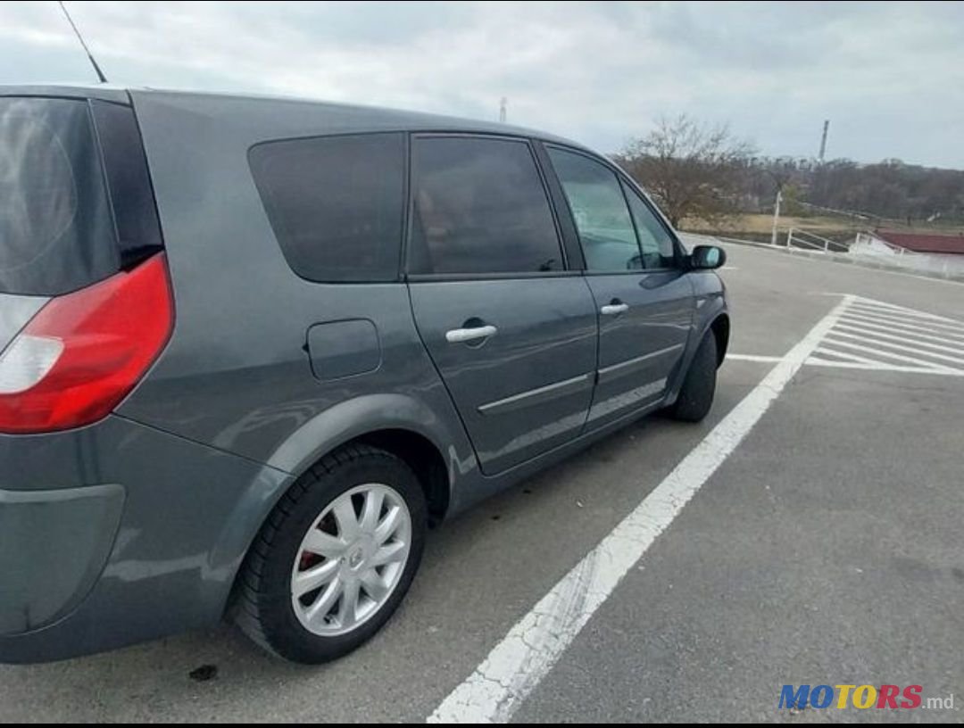 2007' Renault Grand Scenic photo #3