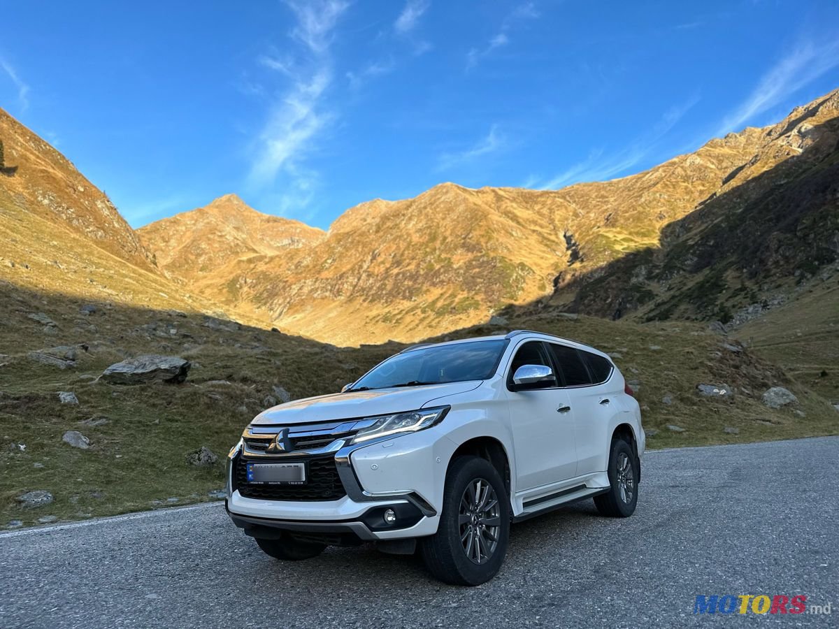 2017' Mitsubishi Pajero Sport photo #3