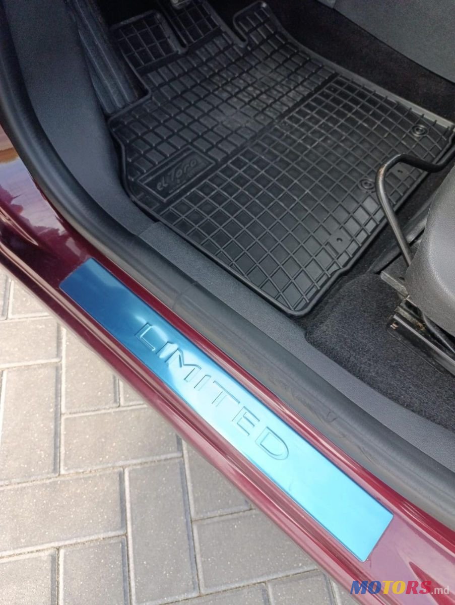 2015' Renault Scenic photo #3