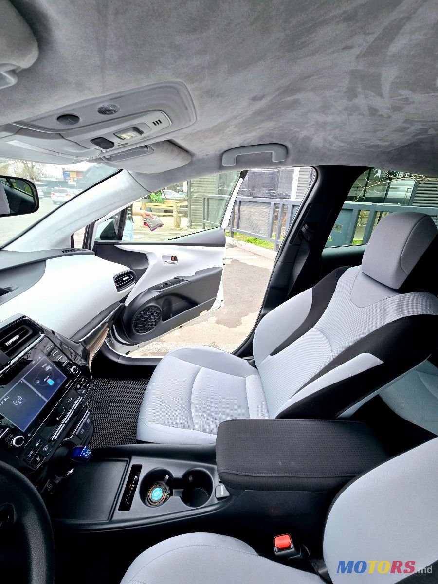 2021' Toyota Prius photo #4