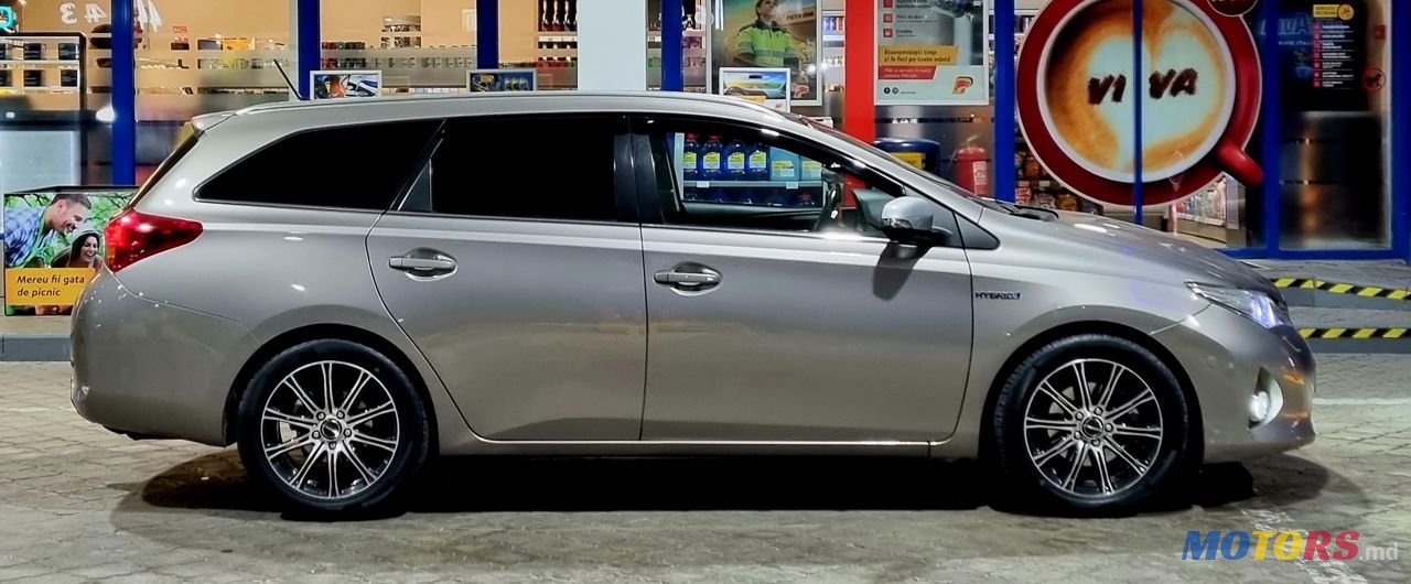 2014' Toyota Auris photo #4