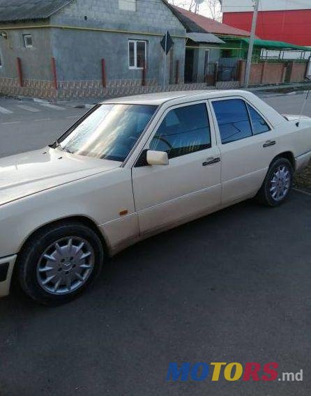 1992' Mercedes-Benz 124 photo #1