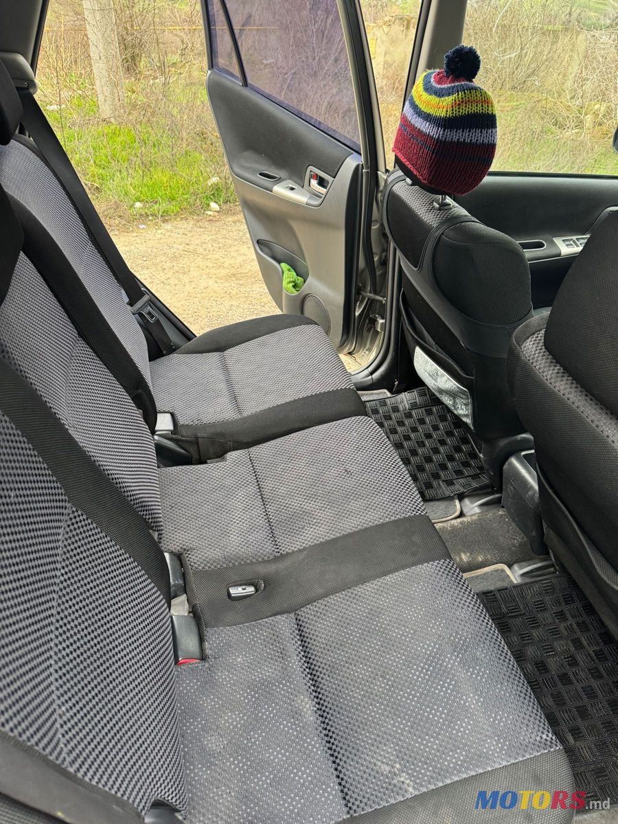 2002' Toyota Corolla Verso photo #6