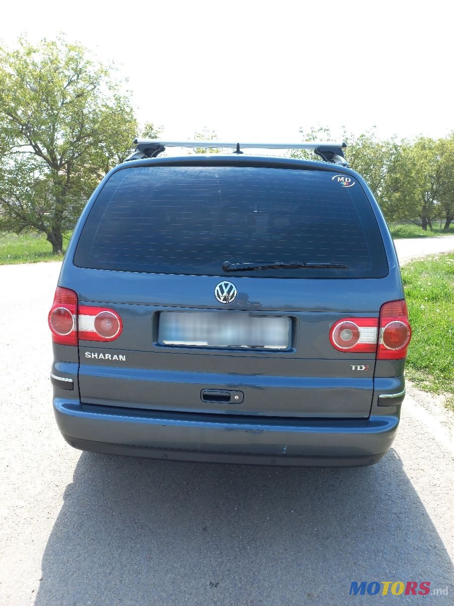 2008' Volkswagen Sharan photo #2