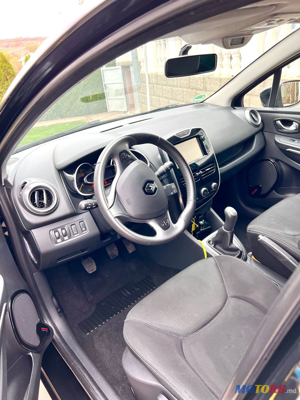 2015' Renault Clio photo #5