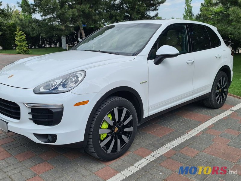 2015' Porsche Cayenne photo #1