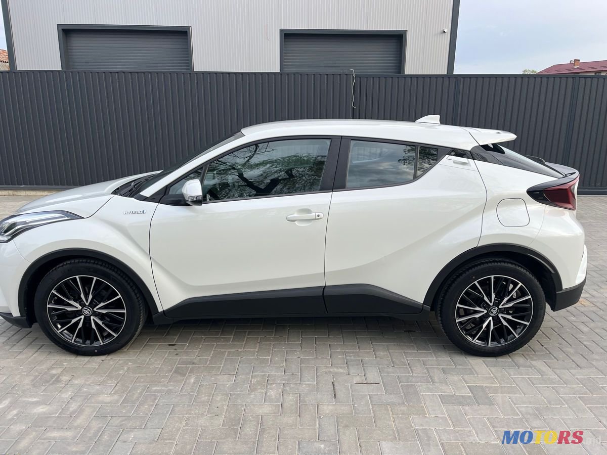 2020' Toyota C-HR photo #4