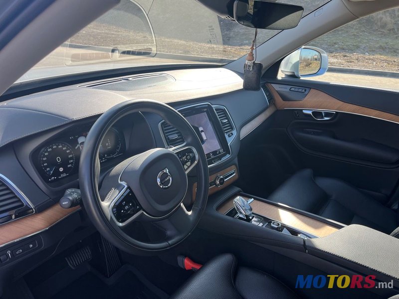 2023' Volvo XC90 photo #5