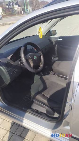 2004' Skoda Fabia photo #3