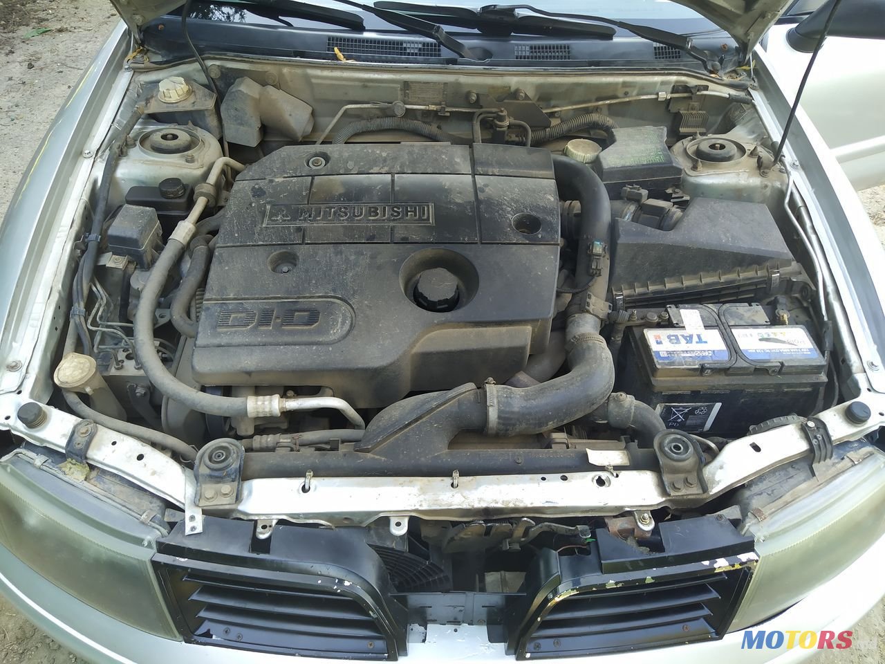 2001' Mitsubishi Carisma photo #3