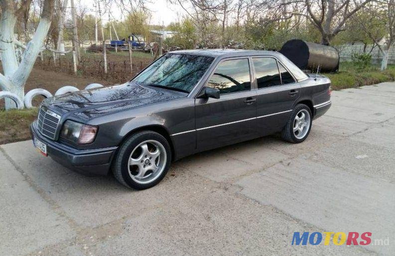 1995' Mercedes-Benz 124 photo #1