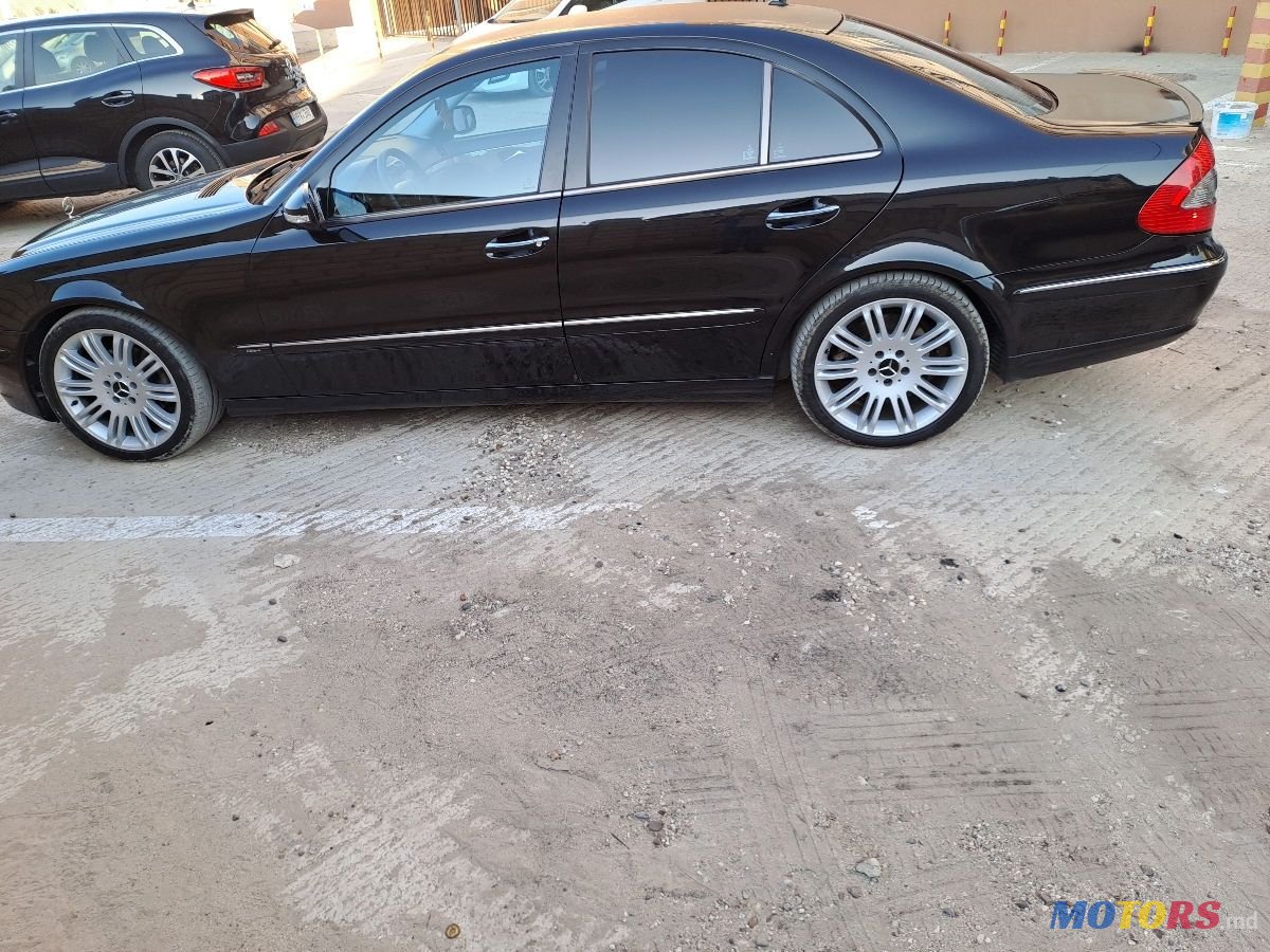 2007' Mercedes-Benz E-Class photo #2
