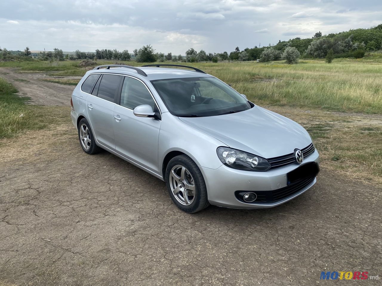 2011' Volkswagen Golf photo #5