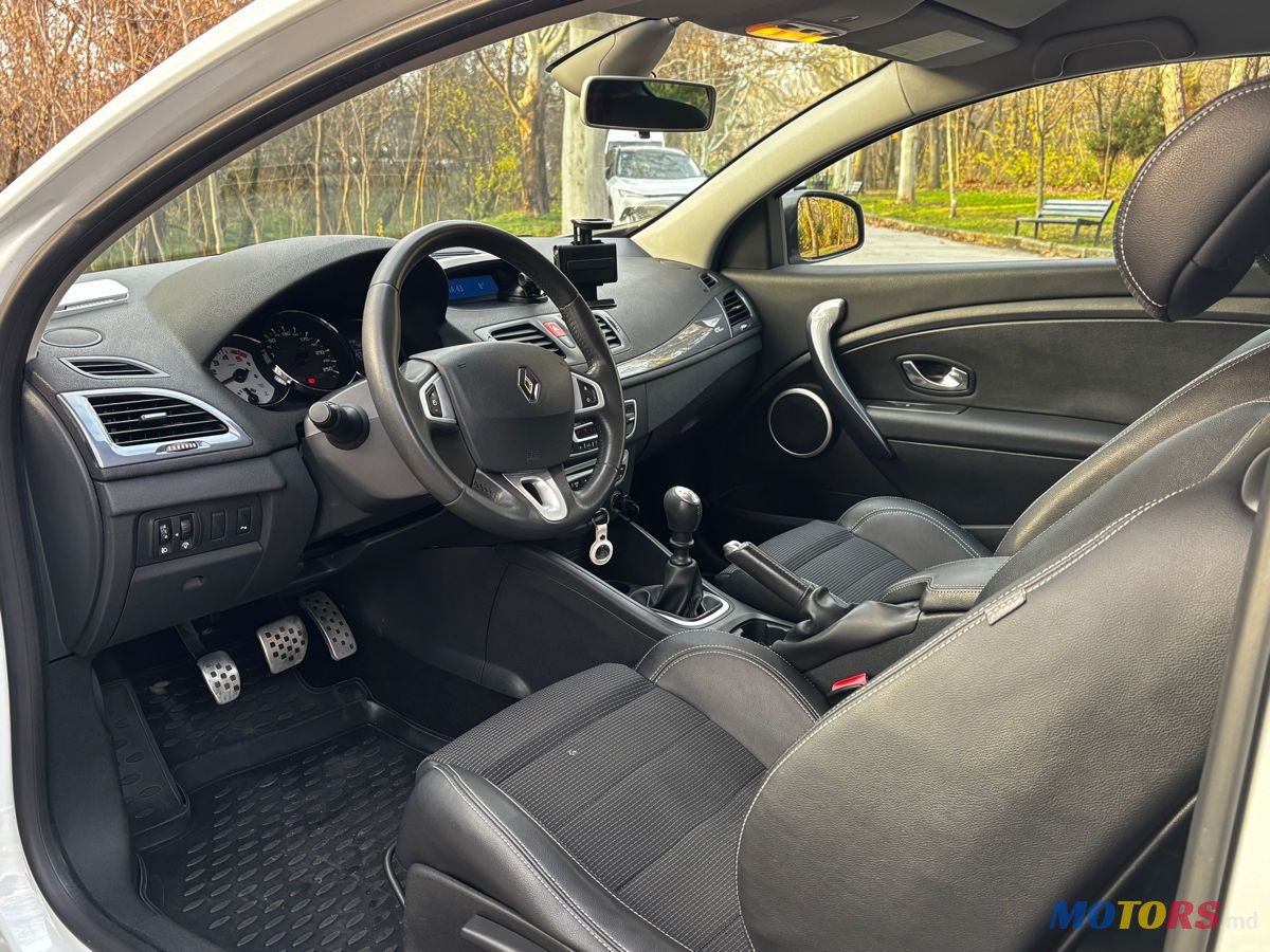 2010' Renault Megane photo #5