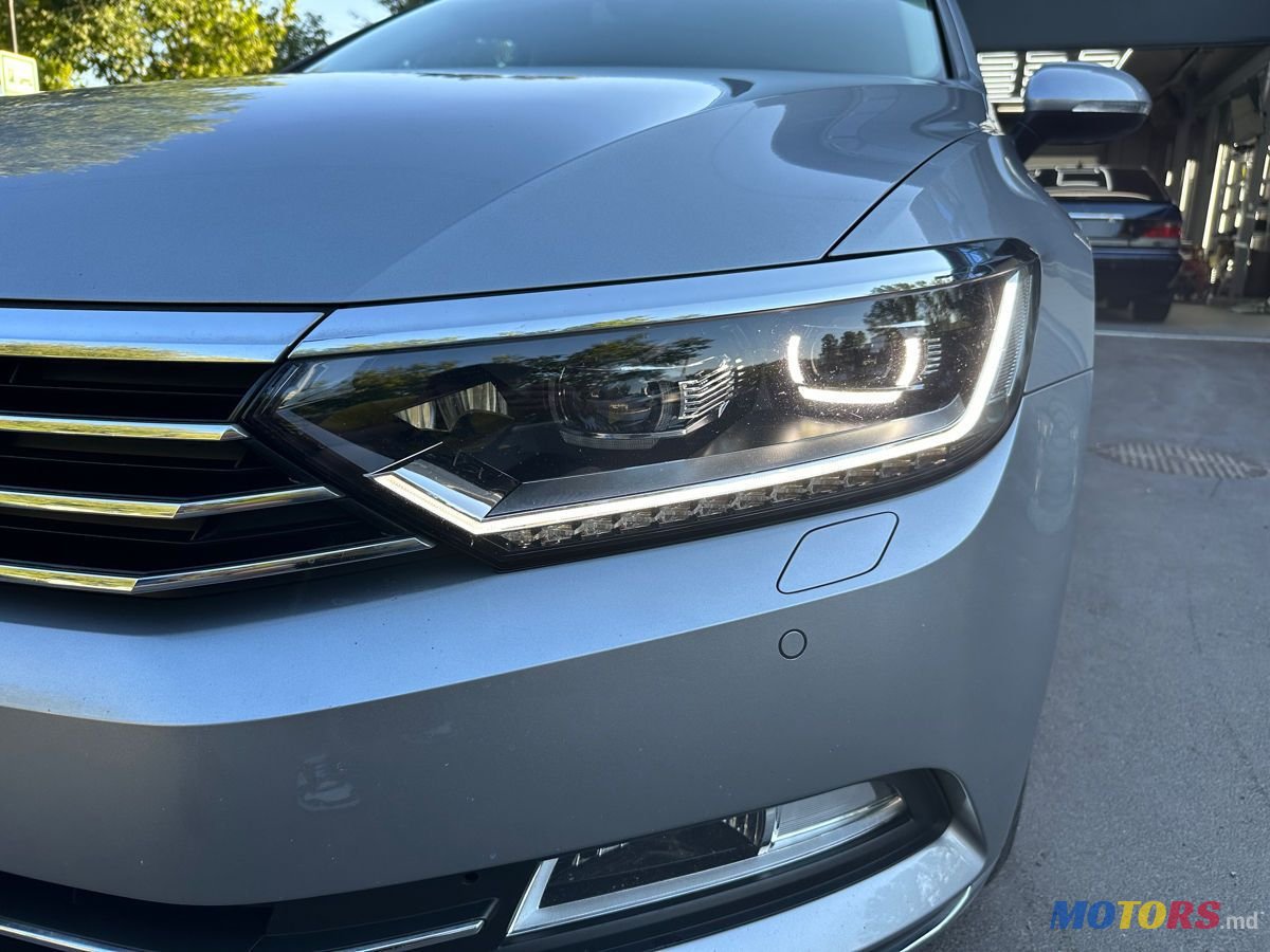2017' Volkswagen Passat photo #6