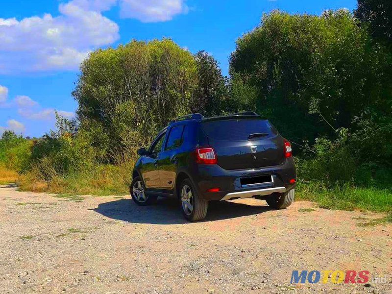 2013' Dacia Sandero Stepway photo #2