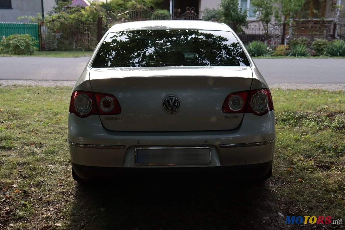 2007' Volkswagen Passat photo #3