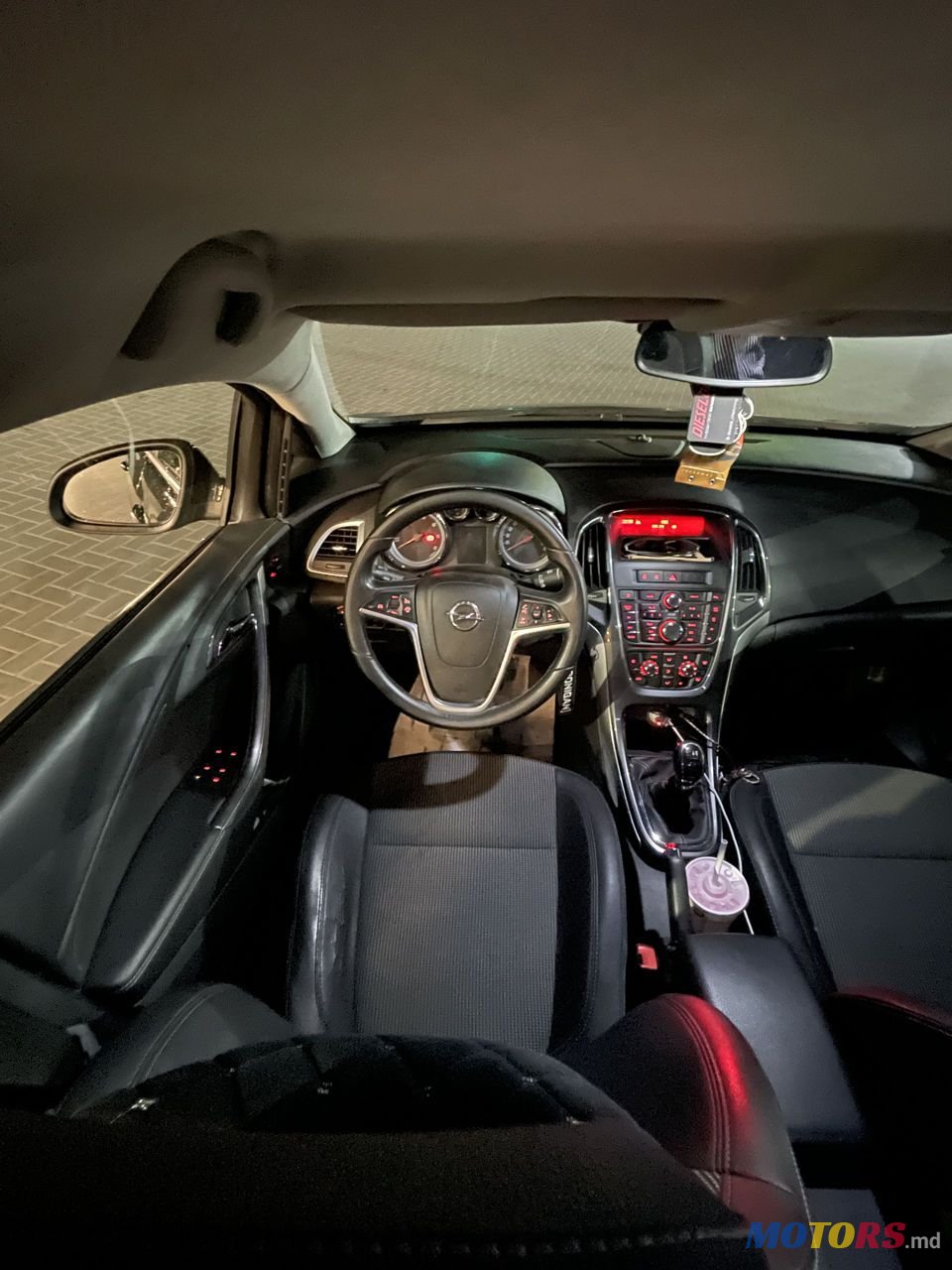 2013' Opel Astra photo #6