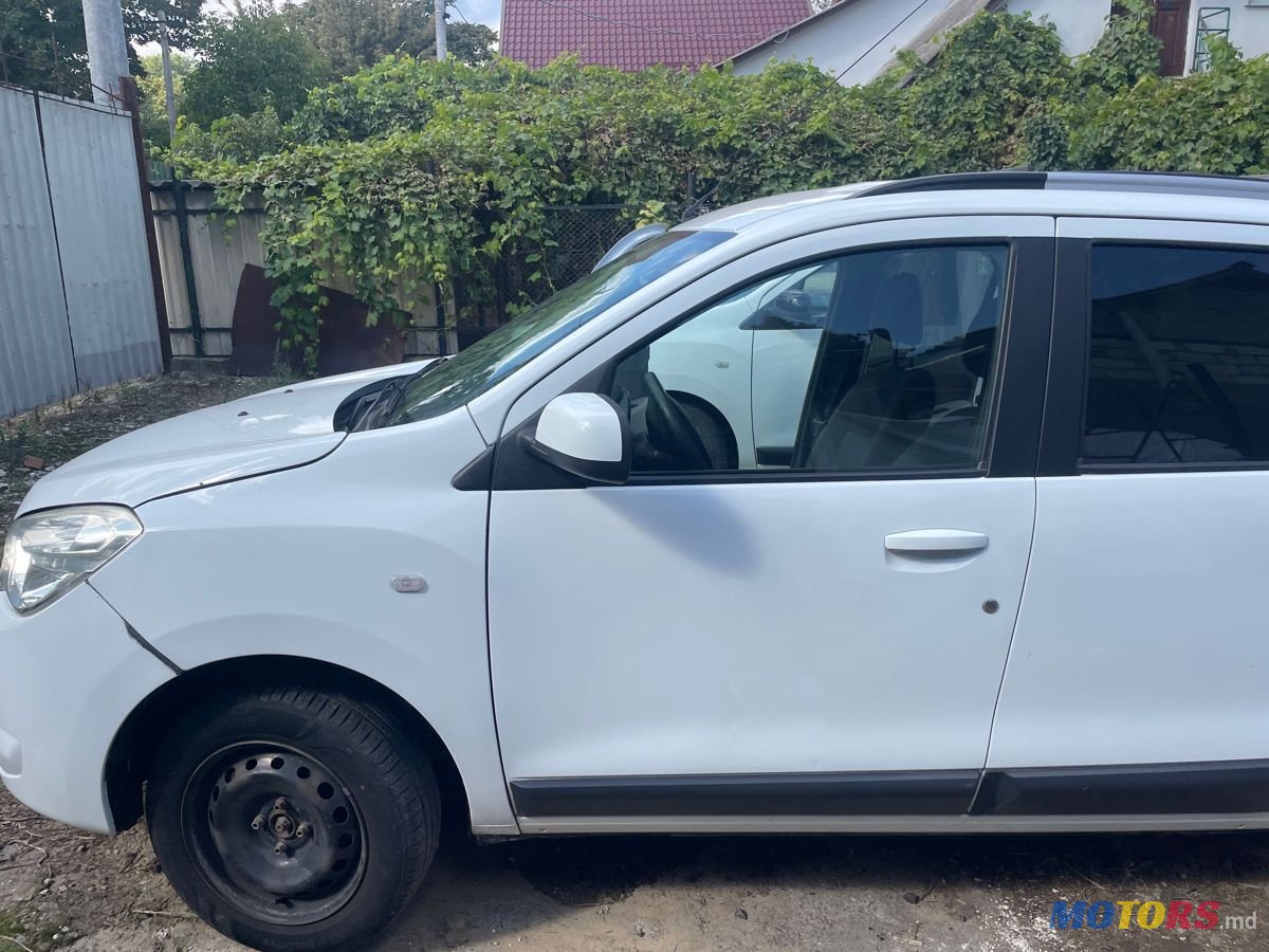2015' Dacia Lodgy photo #1