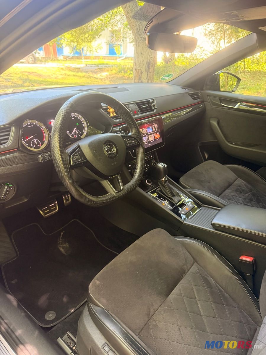 2018' Skoda Superb photo #6