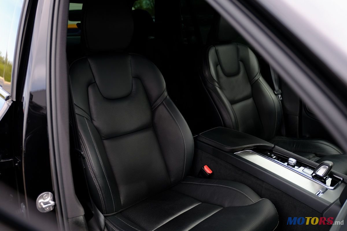 2022' Volvo XC90 photo #6